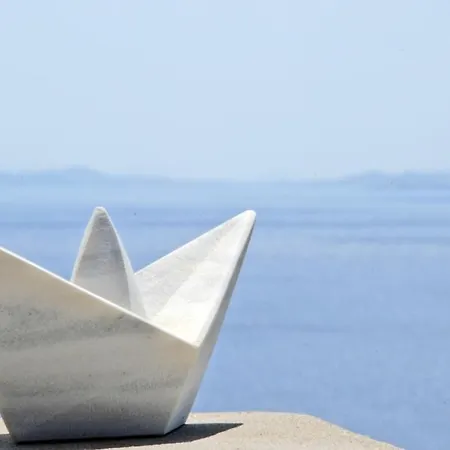 Petra & Fos Agios Ioannis (Tinos)